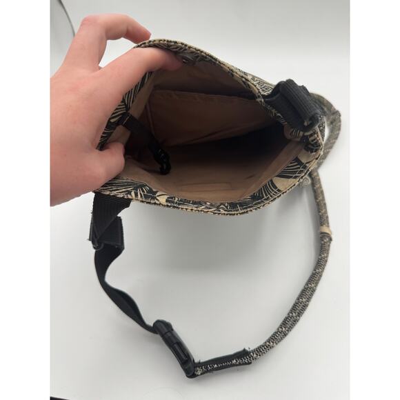 Kavu Keepalong Crossbody Bag - Picture 3 of 3